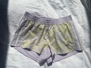 adidas running style short in lilac and green pattern size 8-10
