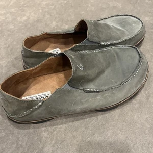 Mocassini OLUKAI Moloa da uomo taglia 11 slip on in pelle marrone stile di vita casual - Foto 1 di 7
