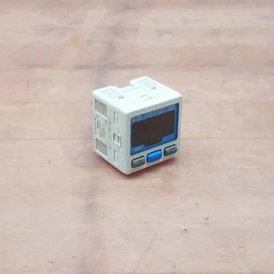 SMC ZSE30-01-65 Pressure Kpa Vacuum Switch, H/Precis - USED - Image 1 of 4