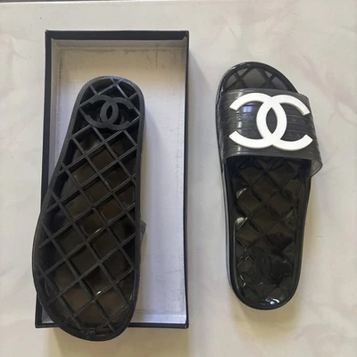 Toboganes de piscina Chanel 8,5, 39. Toboganes de gelatina transparente de PVC Foto 1 de 2