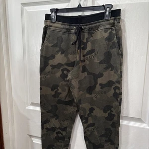 Guess size medium camo sweatpants with side pockets - Picture 1 of 7