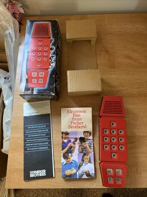 Vintage Merlin Parker Brothers com caixa e papéis  - Imagem 1 de 4