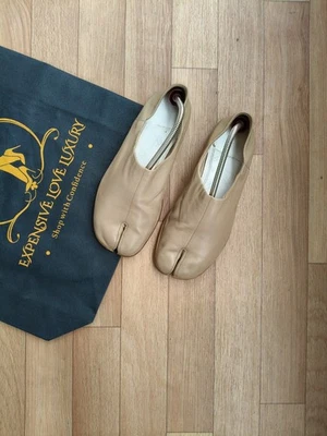 MAISON MARGIELA BROWN  BABOUCHE  TABI LOAFERS SIZE EU 37  , 7   US ,  4  UK - Image 1 of 4