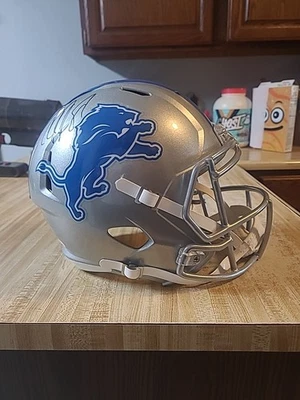 Casco Calvin Johnson "Megatron" Firmado Tamaño Completo Réplica Detroit Lions Certificado JSA Foto 1 de 4