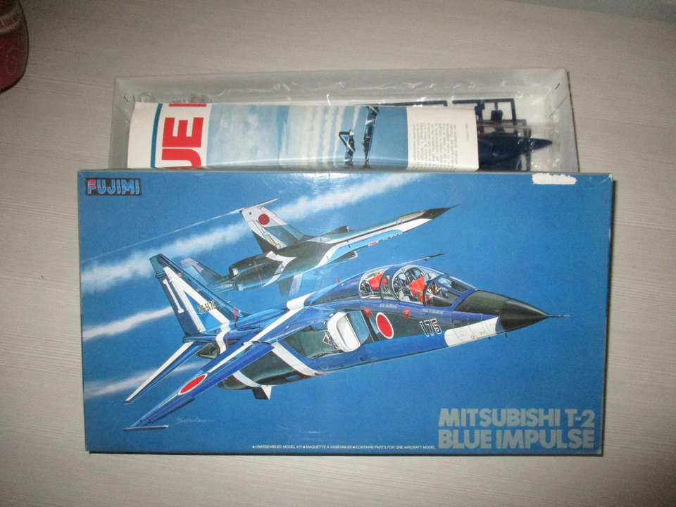 KIT MONTAGGIO MITSUBISHI T-2 BLUE IMPULSE FUJIMI SCALA 1/48 - Immagine 1 di 1