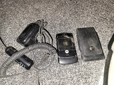 Motorola RAZR Mobile Flip Phone Black Untested Parts Only with accessories - Image 1 of 4