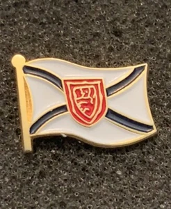 Nova Scotia Flag Coat Of Arms Gold Tone Crest Enamel Lapel Pin - SPB - Picture 1 of 3