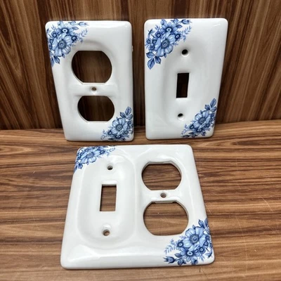 3 placas de cubierta vintage de interruptor de luz y salida floral de cerámica de porcelana AmerTac Foto 1 de 4