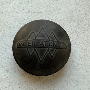 IH 1941-53 International Harvester Truck Panel Triple Diamond Horn Button - Bild 1 von 2