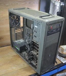 Corsair Vengeance C70 Mid-Tower Military Style Gaming Case Military Green DEFEKT - Bild 1 von 11