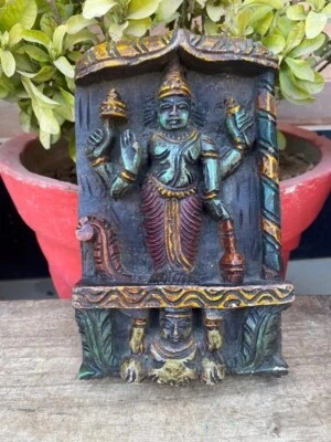 Antiguo panel Vishnu de madera antiguo tallado a mano pintado carro del sur de la India Foto 1 de 4