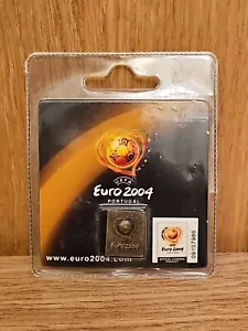 EURO 2004 PORTUGAL OFFICIAL UEFA PIN BADGE - Picture 1 of 2