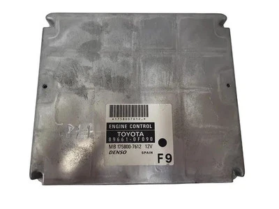 Centralina motore TOYOTA COROLLA Verso ZER, ZZE12, R1 ECU 896610F090 2.2 27115701 - Immagine 1 di 4