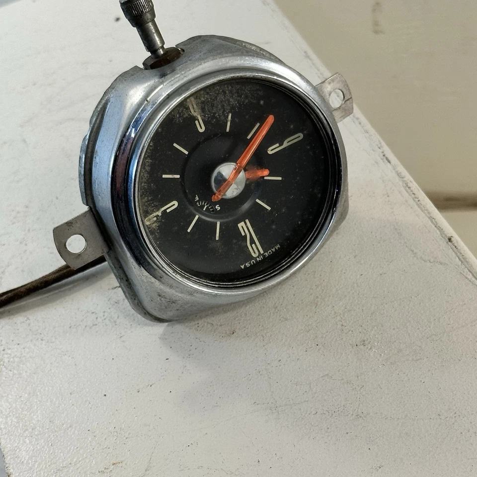 老式原始设备制造商 GEO。 W BUSH 1949 - 1950 年福特豪华仪表板汽车卡车时钟 — 第 1/4 张图片