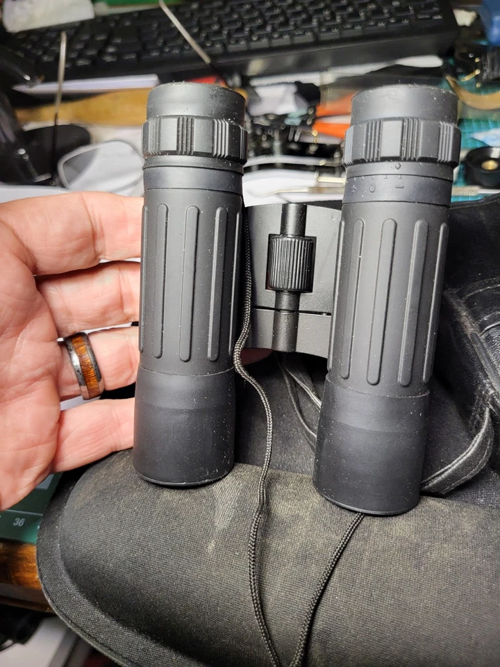 Tecno 10x25DCF Compact Binoculars with Case and Strap - Image 1 of 4