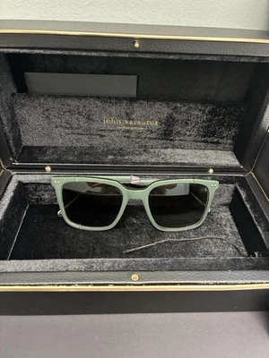 $998 Nuevo John Varvatos Colección SJVA201 Gafas de sol Cuero y Titanio Foto 1 de 4