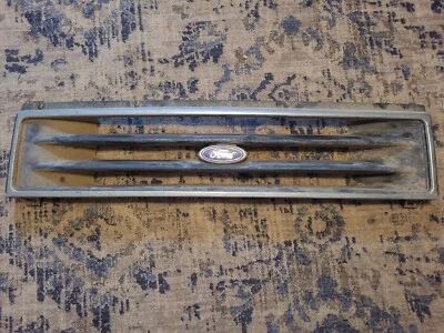 Rejilla Ford Aerostar con emblema pieza OEM # E99B-8200-B se adapta a 1989-1991 usada Foto 1 de 4