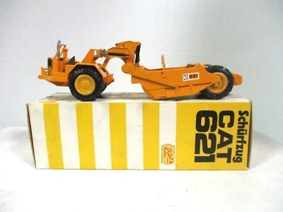 Oruga NZG No. 122 tren de carga CAT 621 1/50 Scale Die Cast Model Foto 1 de 2