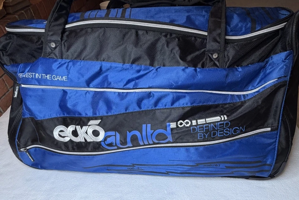 Ecko Unltd. Bolsa de Lona Rodante Ilimitada 32" Negra y Azul Excelente Estado Foto 1 de 4