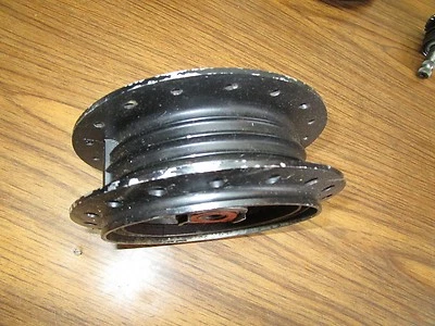 IT 125 YAMAHA 1980 IT 125 1980 BUJE RUEDA DELANTERA Foto 1 de 3