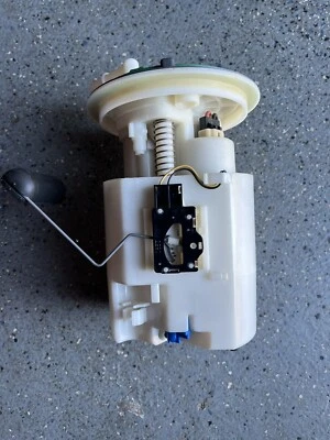 GENUÍNO FABRICANTE DE EQUIPAMENTO ORIGINAL 2013-2014 Subaru Legacy, bomba de combustível Outback 42021AJ230 conjunto 2,5L - Imagem 1 de 4