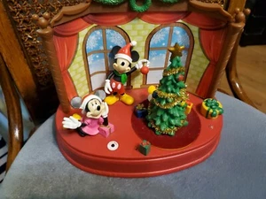 Disney Musical & Iluminar Escena de Navidad Mickey, Minnie y Donald Usado - Imagen 1 de 5