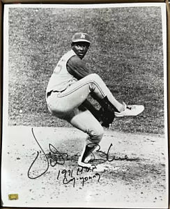 Vida Blue Oakland A's MVP / CY winner Signed 16x20 Photo - Hologram & Coa - Picture 1 of 5