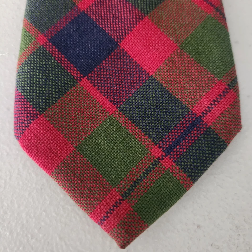 Corbata Vintage Hecha en Escocia 100% Lana Nueva Cuadros Rojo Verde Cuadros Tartán 3"W 57"L Foto 1 de 4