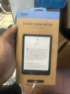 Amazon Kindle Paperwhite 12th Generation 7 inch 16 GB in Black (9538) New - Image 1 of 2