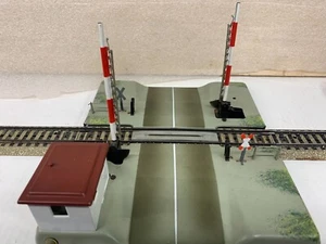 Märklin Vollautom. Bahnübergang 7192 plus Märklin 7390 mechanisch betrieben - Bild 1 von 12