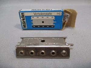 AR988 MARKLIN HO PLAQUE DEVIATION UNIPOLAIRE 10 SORTIES REF 7209 TRES BON ETAT - Imagen 1 de 7