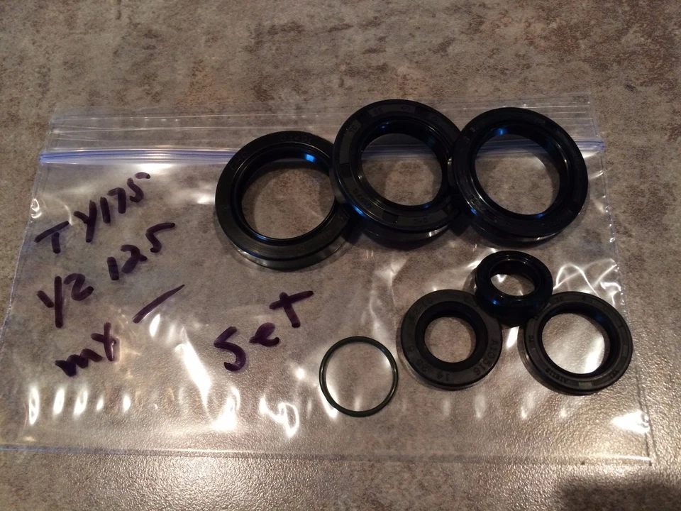Винтажный комплект уплотнений главного уплотнения коленчатого вала двигателя Yamaha TY175 YZ125 MX125 1974- - Изображение 1 из 1