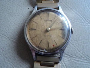 Vintage Services Men's Jewelled Mechanical Watch Made in UK Working GOING FAST - Picture 1 of 5