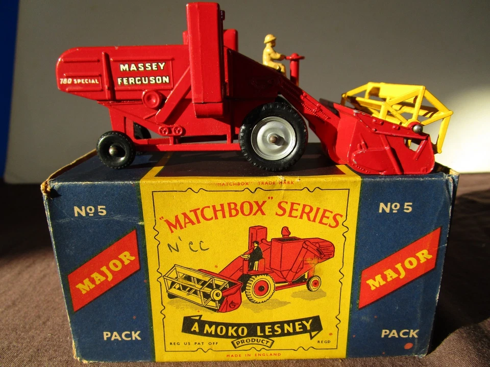 LESNEY MATCHBOX MOKO MAJOR PACK M5 MASSEY FERGUSON COMBINE HARVESTER VNM +VG BOX - Image 1 of 4