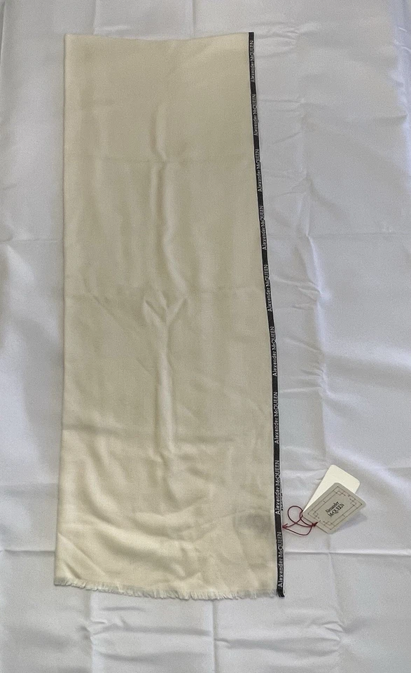 Bufanda Alexander McQueen Foto 1 de 4