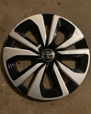 Toyota Prius Prime 2017 2018 2019  Hubcap Wheel Cover 4260247240  61182 /2 - Image 1 of 2