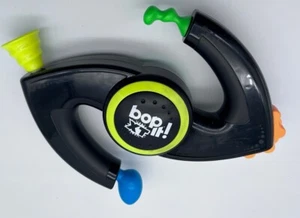 Bop It XT Hasbro 2010 Genuine Classic Electronic Handheld Family Game Toy Black - Picture 1 of 8