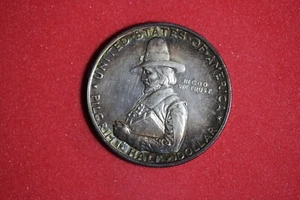1920 Commemorative Pilgrim Silver Half Dollar #K53027 - Picture 1 of 2