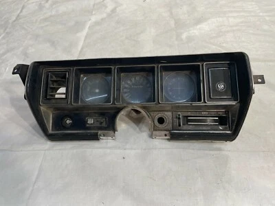 Buick Skylark 1970-1972 tablero bisel calibre panel de instrumentos carcasa ventilaciones Foto 1 de 4