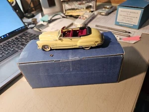 MOTOR CITY USA DESIGN STUDIOS 1:43 D2 1947 BUICK ROADMASTER CONVERTIBLE NUEVO EN CAJA - Imagen 1 de 13