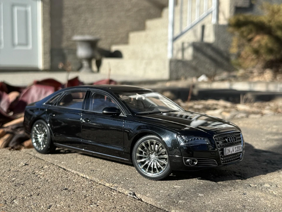1/18 Audi D4 A8 L W12 Smarag Black Kyosho READ - Image 1 of 4