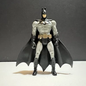 "Figura de acción Mattel DC Multiverse Arkham City Batman 3,75""" - Imagen 1 de 7