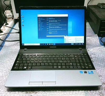 Notebook Samsung NP300E5C funzionante 2Gb ram / no HDD no Alimentatore - Immagine 1 di 4