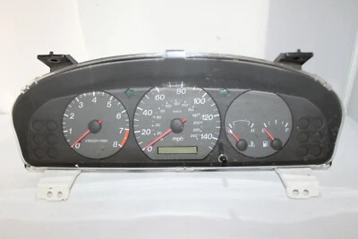 Cuadro de instrumentos velocímetro panel indicadores 01 02 Mazda 626 103.851 millas Foto 1 de 4