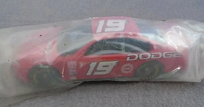 Литой гоночный автомобиль NASCAR NO19 Casey Atwood Dodge National Training Center 1:64 - Изображение 1 из 4