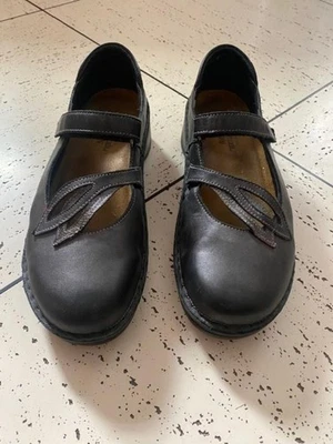 Naot comfort mary jane style casuals in size 9M (EU40) - super clean classics - Image 1 of 4