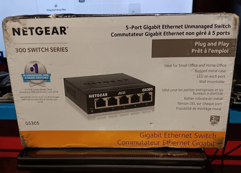 NETGEAR GS305-300PAS 5-port Gigabit Ethernet Unmanaged Switch (GS305) - Image 1 of 2