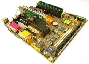 Vintage 1999 PC CHIPS 741LMRT Slot 1 AND Socket 370, with CPU, RAM, Motherboard - Zdjęcie 1 z 10