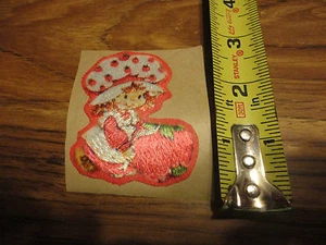 VINTAGE STRAWBERRY SHORT CAKE PATCH SWEET LOOKING 2.5 INCHES RARE - Picture 1 of 1