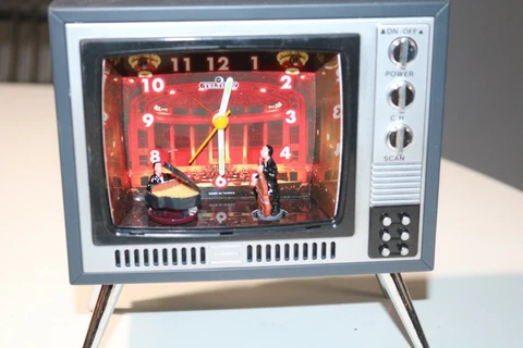 Vintage TV Concert Alarm Clock - Shaped Like a TV - Figures Revolve with Music Cover